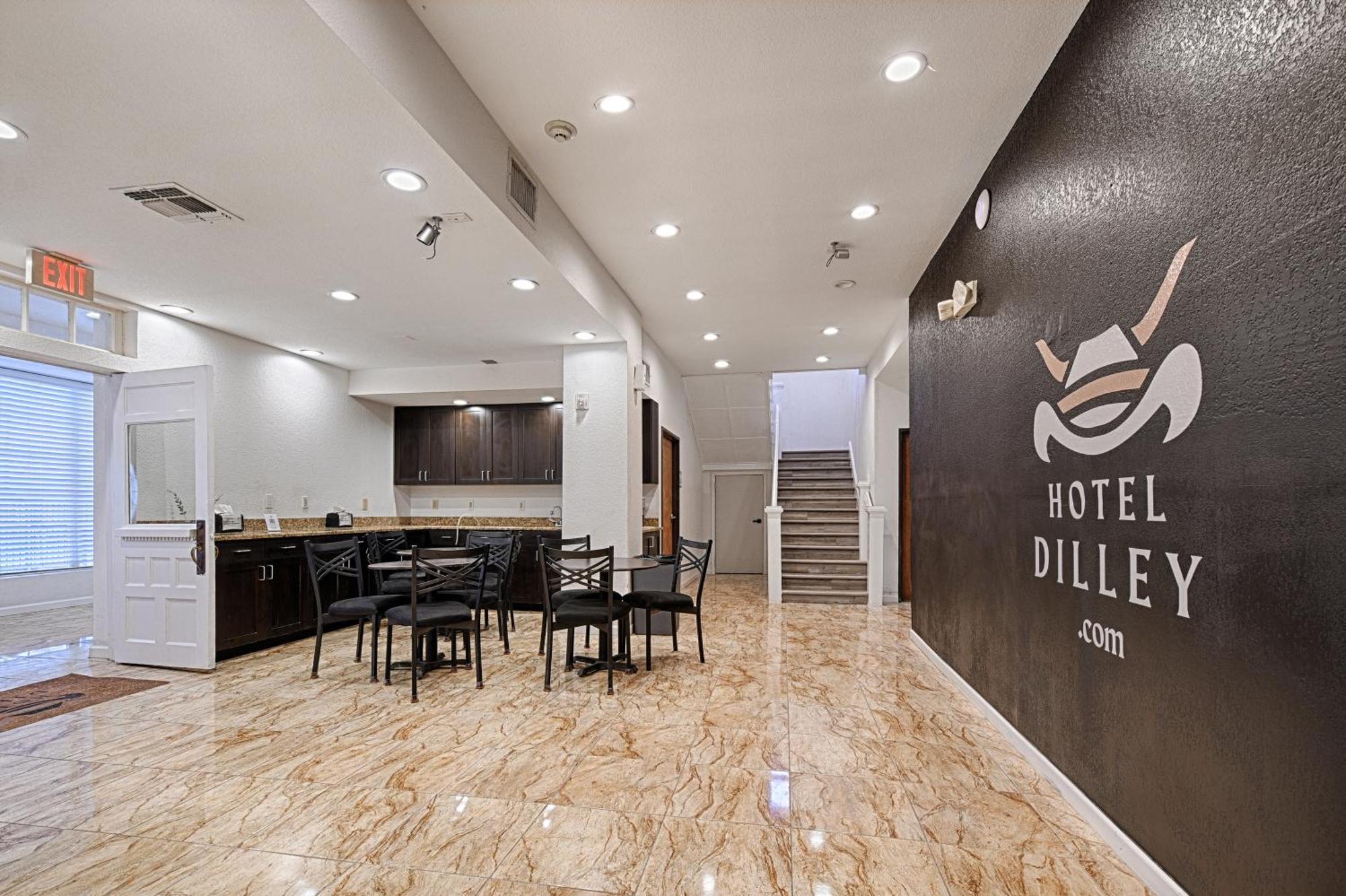 Hotel Dilley Grand Exteriör bild