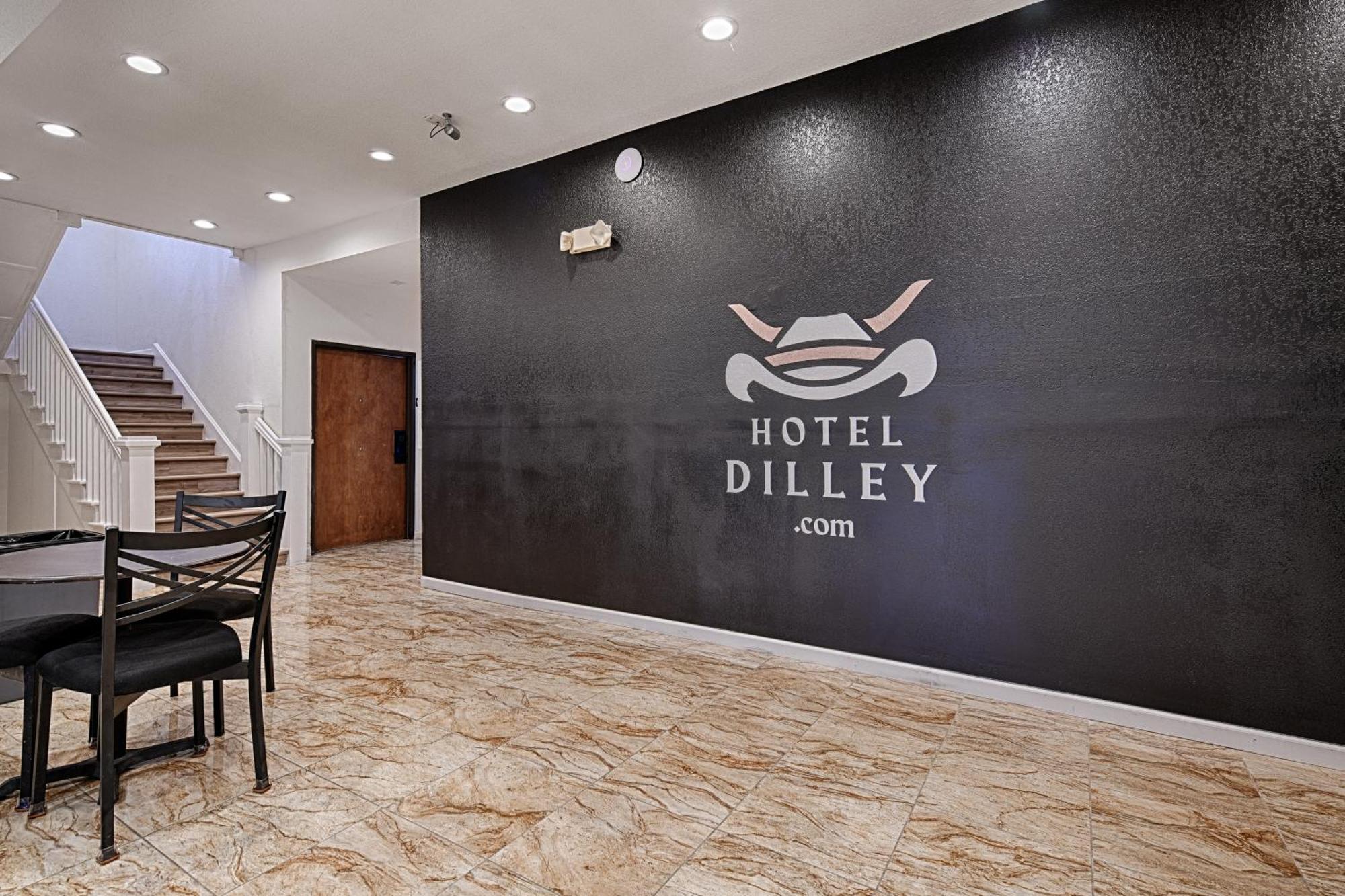 Hotel Dilley Grand Exteriör bild
